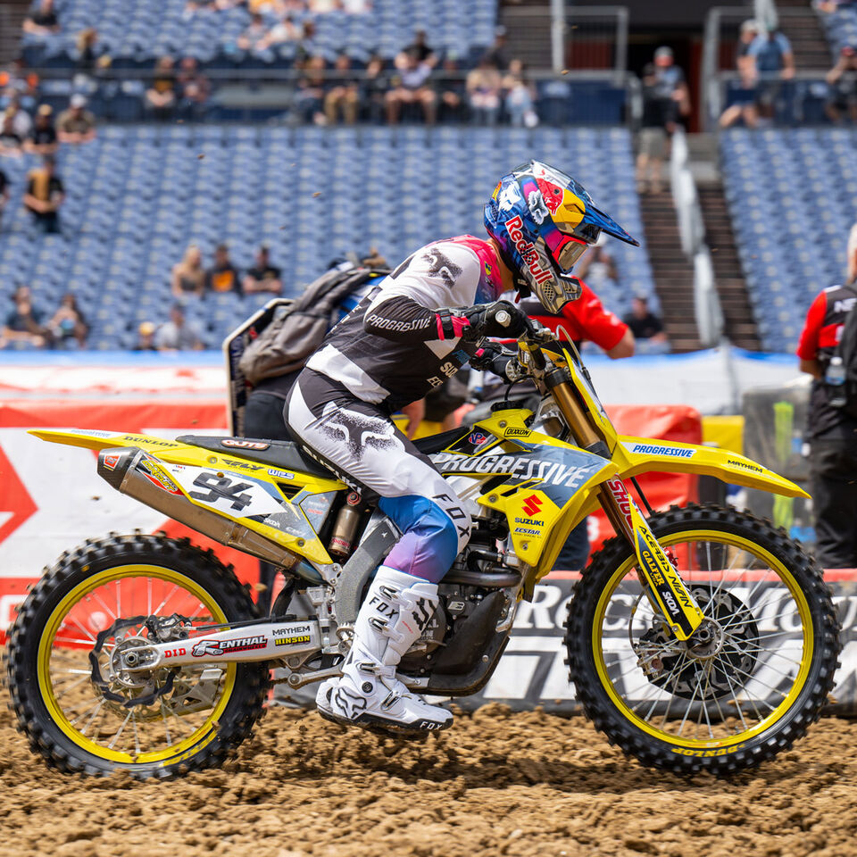 Ken Roczen at a SX start.